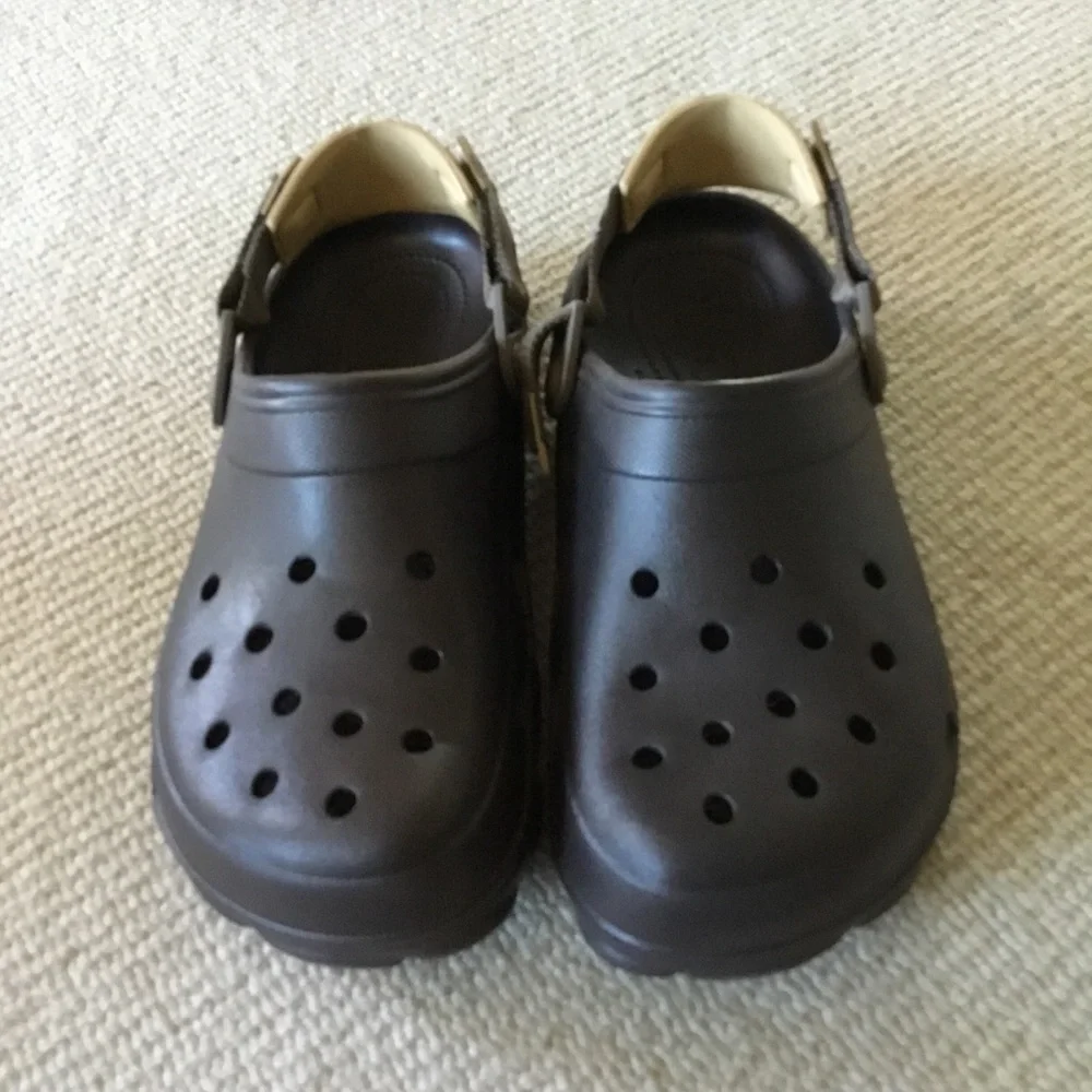 CROCS Terrain Clog Mens size  10